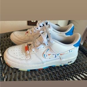 NIKE AIR FORCE 1 LV8